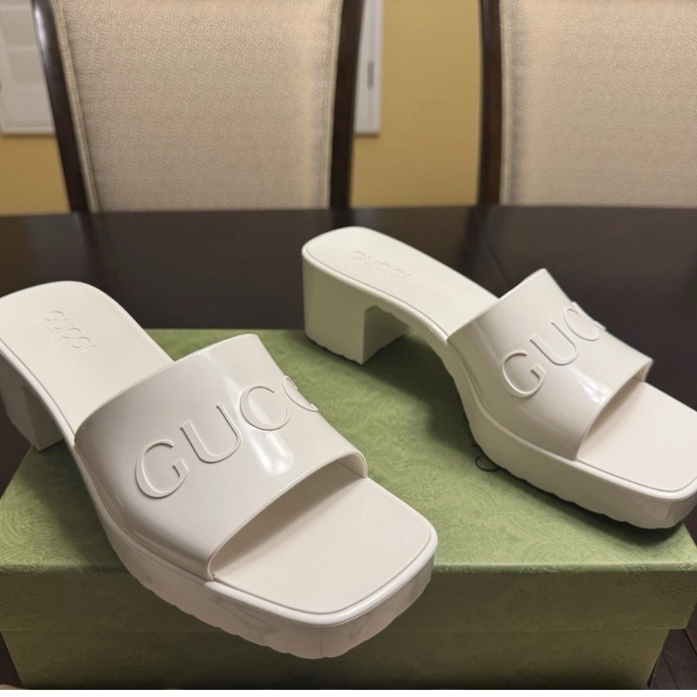 Gucci Cream Slide Sandals - Picture 6 of 9